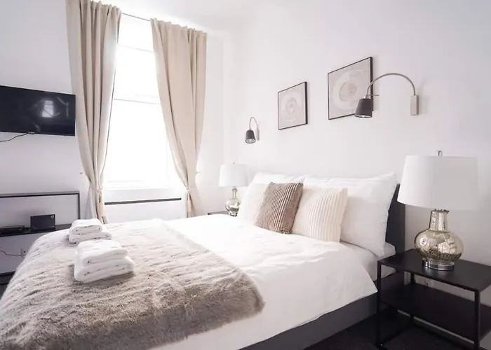 Cozy Near Danube - 10min To Metro U3 شقة *
