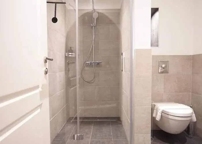 Cozy Near Danube - 10min To Metro U3